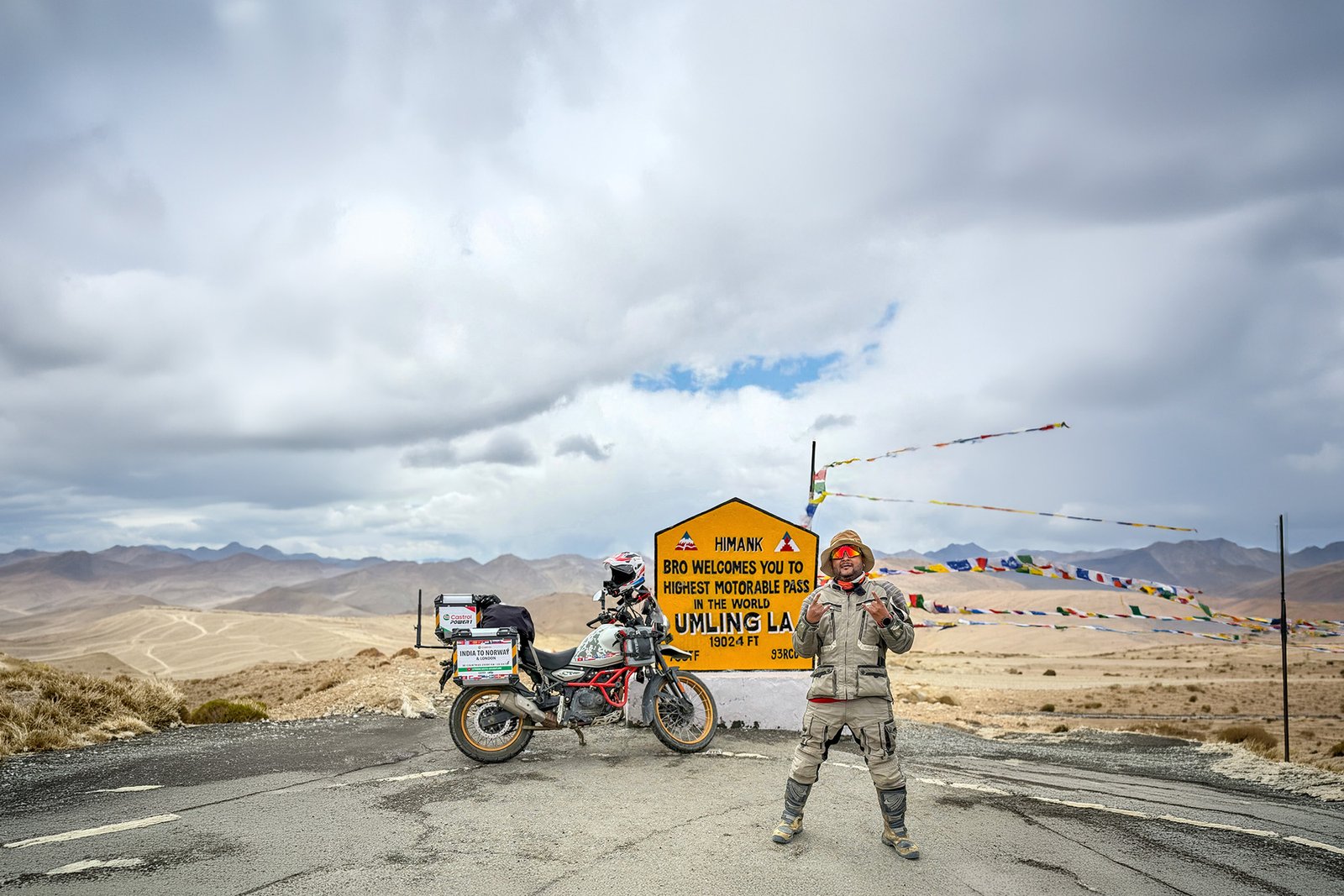 LADAKH 2026 BIKE TRIP VIA UMLING LA